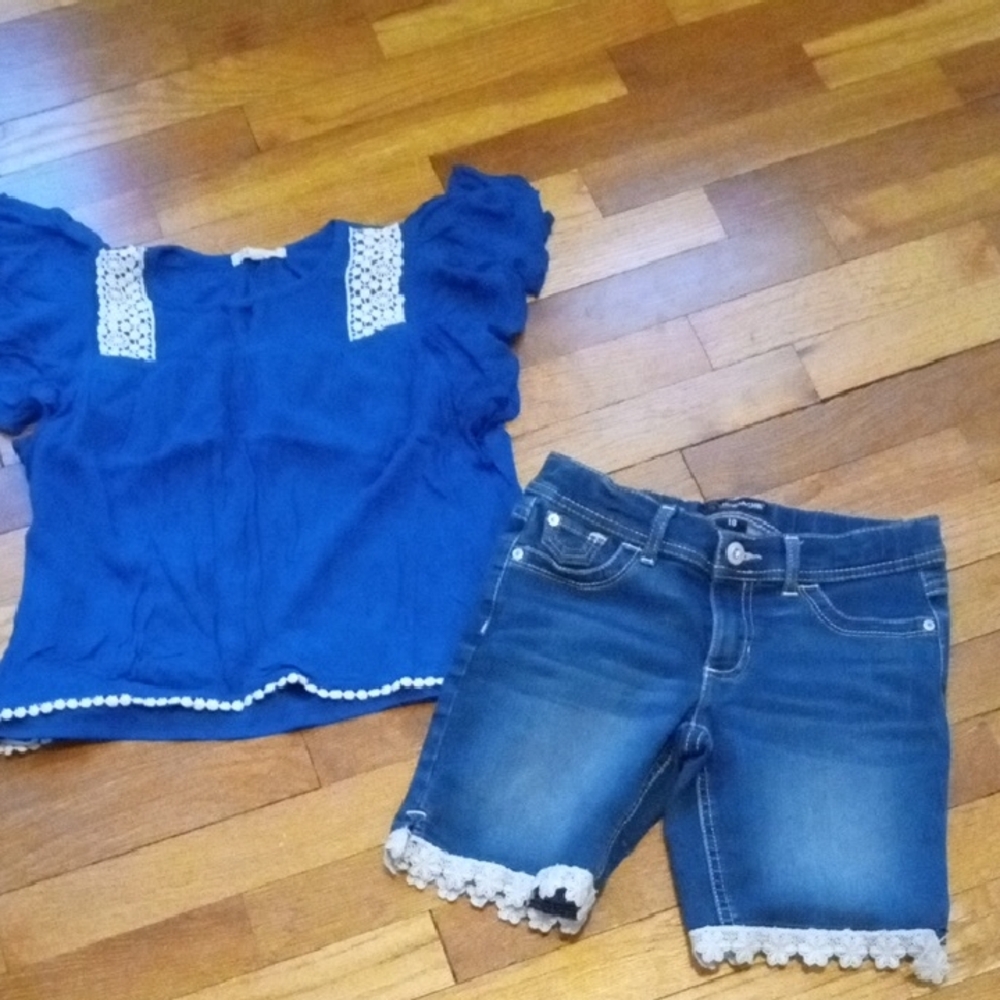 Girls Blue Flutter Sleeve Top and denim shorts 10